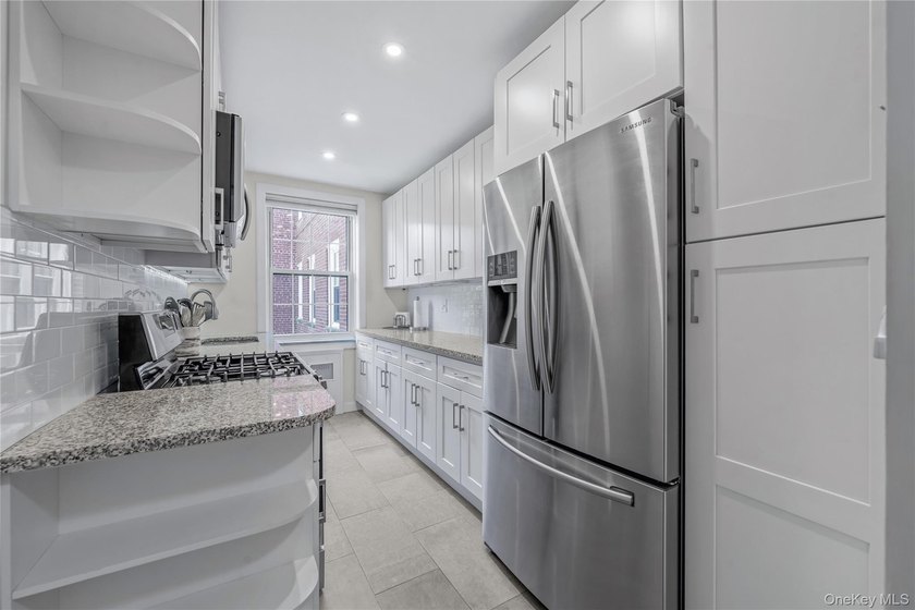 Welcome to this elegant, move in ready, 2-bedroom, 1-bathroom - photo 8