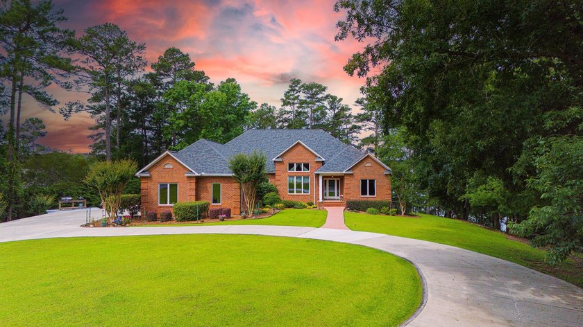 Nestled behind a private gated entrance on 2.65 fee simple acres - photo 2