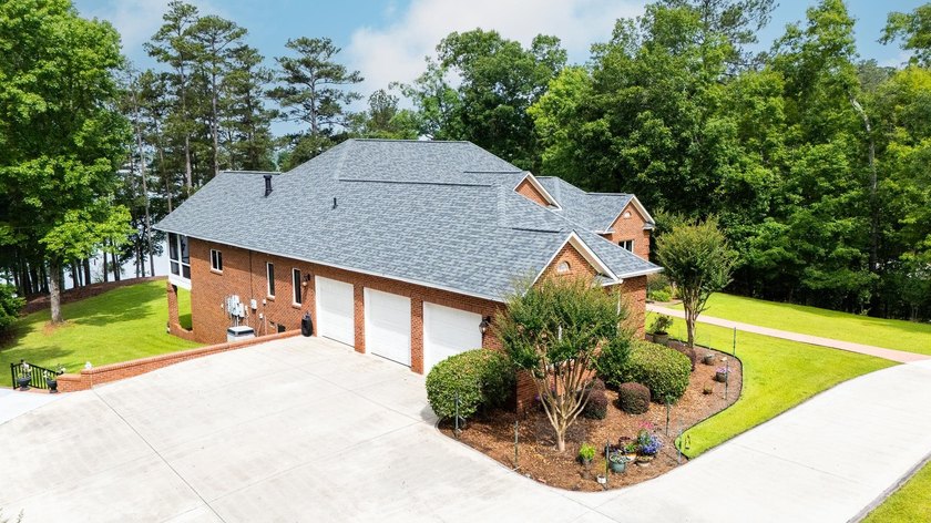 Nestled behind a private gated entrance on 2.65 fee simple acres - photo 6