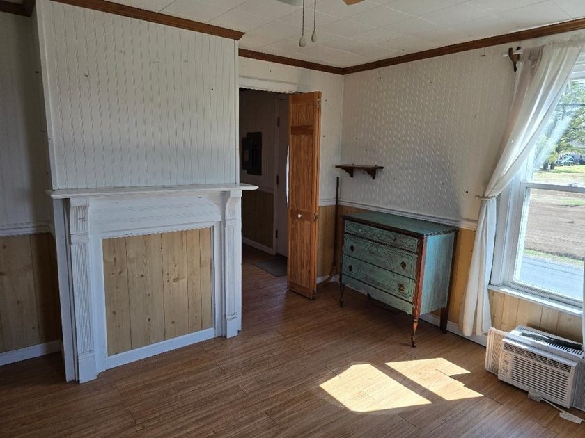 Watermen's Cottage: Perched above the flood elevations with - photo 8