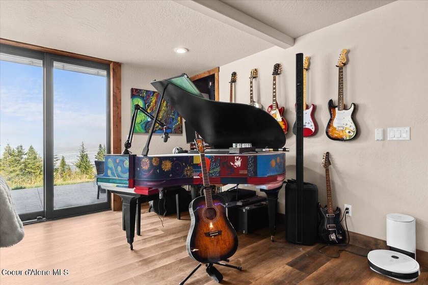 Own one of America's most iconic shipping container homes - photo 38