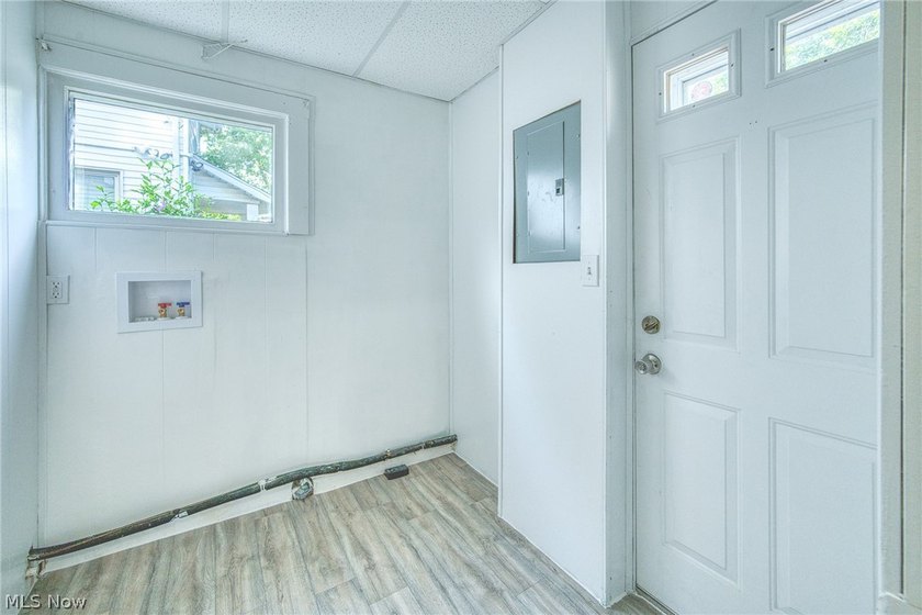 Move-in ready. Fresh updates. Prime location. This one feels - photo 12