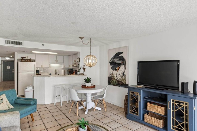 A must see unit is a fully furnished, turn-key 1-bedroom, 1.5 - photo 12