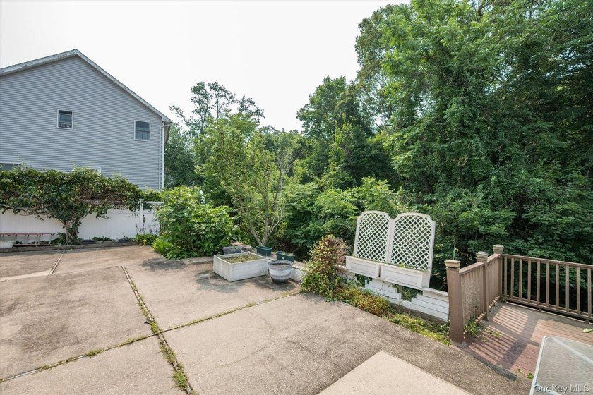 Welcome to this charming 3 bedroom,1.5 bath colonial featuring - photo 20