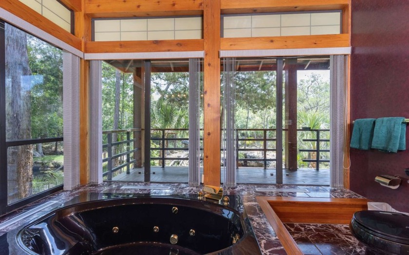 Luxury living on the water! This elaborate, custom 4 bedroom, 3 - photo 21