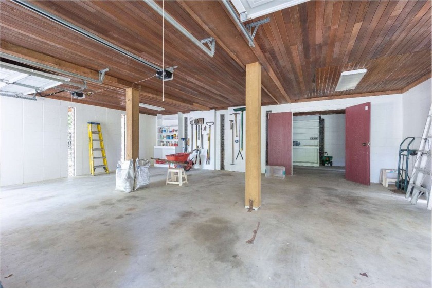 Luxury living on the water! This elaborate, custom 4 bedroom, 3 - photo 43