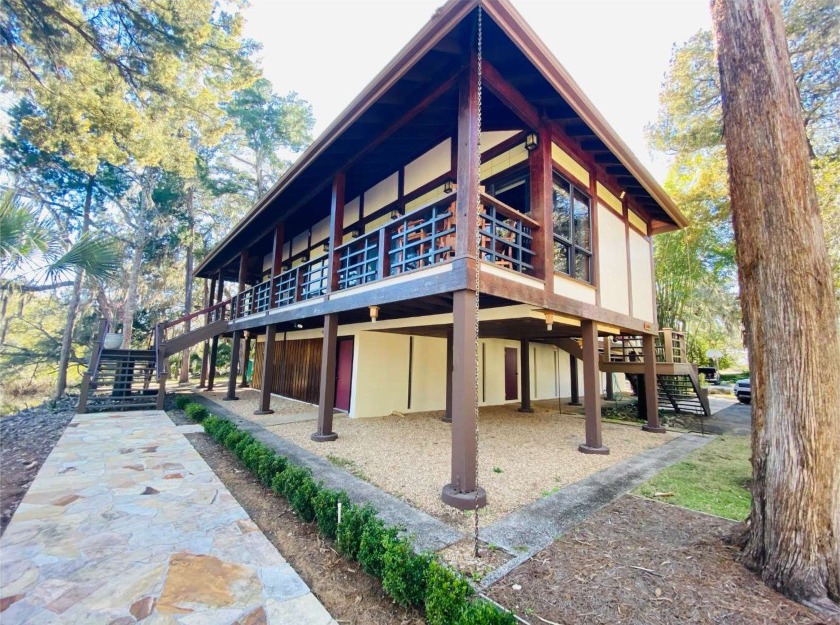 Luxury living on the water! This elaborate, custom 4 bedroom, 3 - photo 51