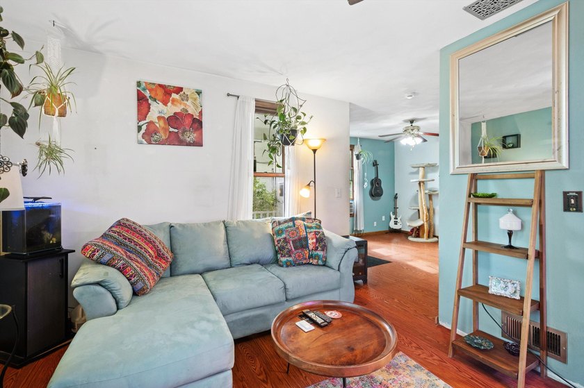 Looking for a nice house that you can make into your own? look - photo 6