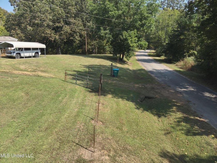 Welcome to 2077 Bethel Church Road in Holcomb, Mississippi, a - photo 11