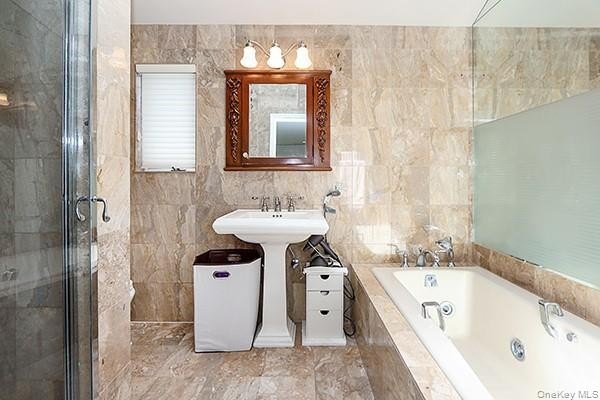Beautifully maintained and move-in ready colonial home located - photo 12