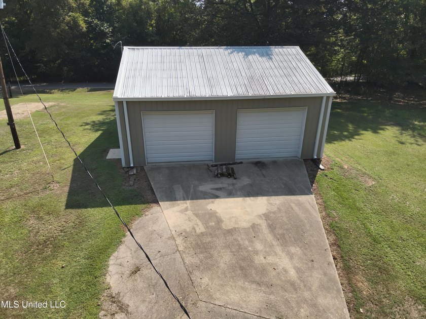 Welcome to 2077 Bethel Church Road in Holcomb, Mississippi, a - photo 13