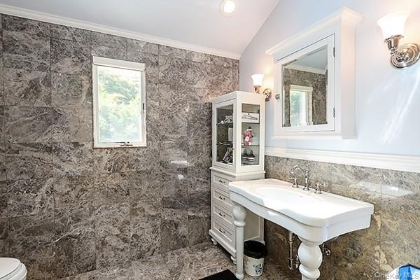 Beautifully maintained and move-in ready colonial home located - photo 15