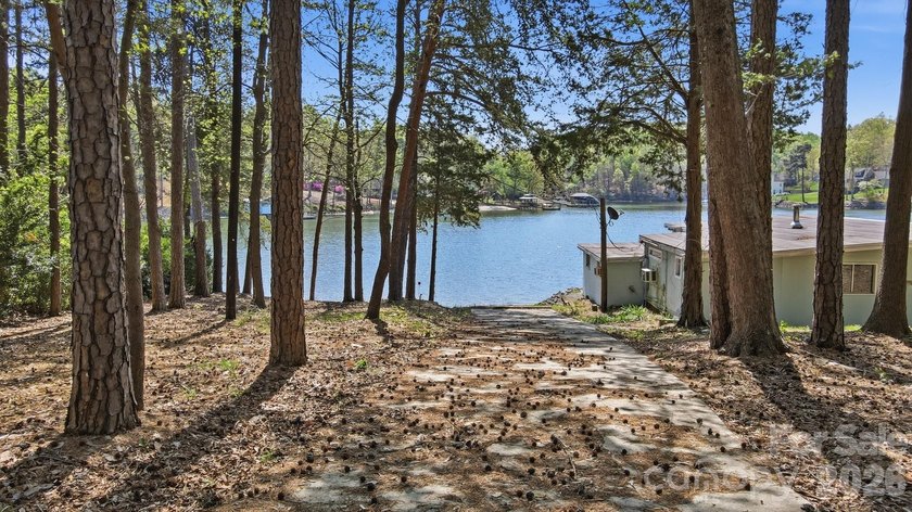 PREMIER WATERFRONT BUILDING OPPORTUNITY on the Mecklenburg side - photo 6