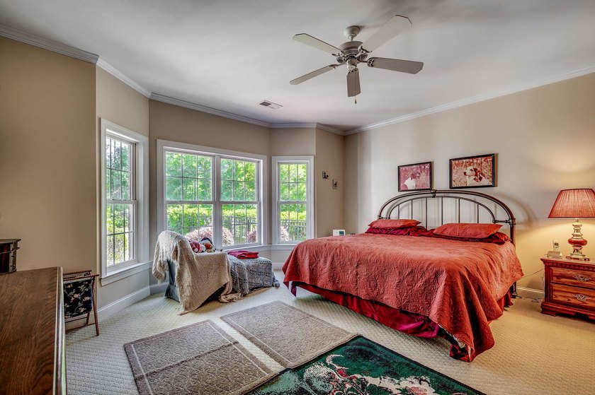 This custom built, full brick, 3 bed, 2.5 bath with bonus room - photo 17