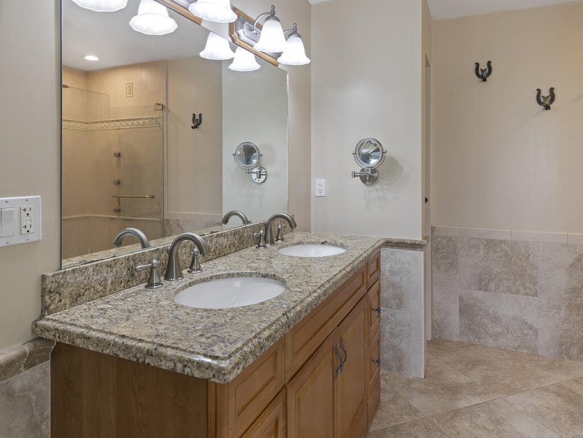 Discover this spacious single-family residence in Loxahatchee - photo 19
