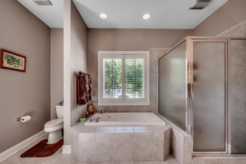 This custom built, full brick, 3 bed, 2.5 bath with bonus room - photo 21