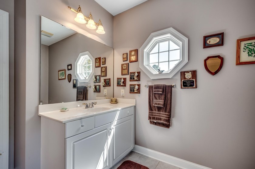This custom built, full brick, 3 bed, 2.5 bath with bonus room - photo 22