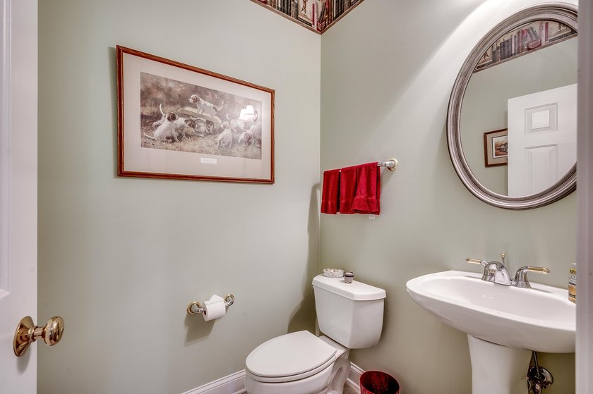 This custom built, full brick, 3 bed, 2.5 bath with bonus room - photo 24