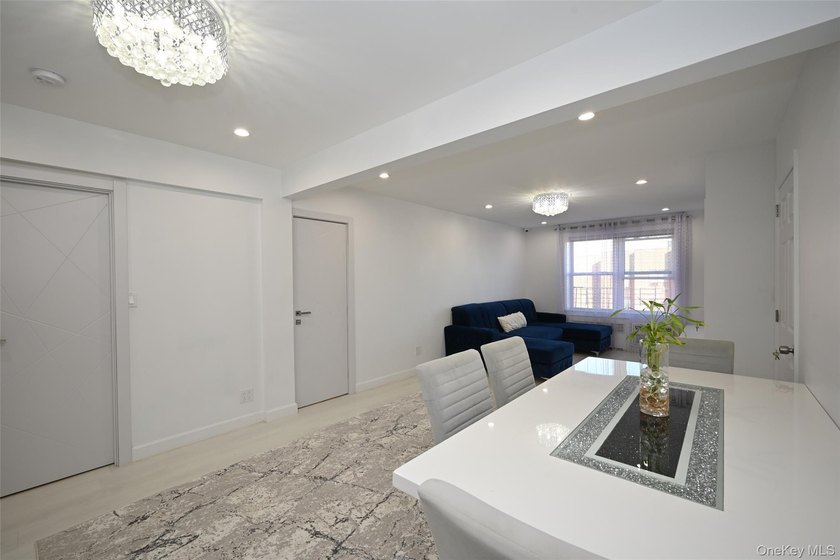 Welcome to your beautifully renovated studio oasis! This - photo 4