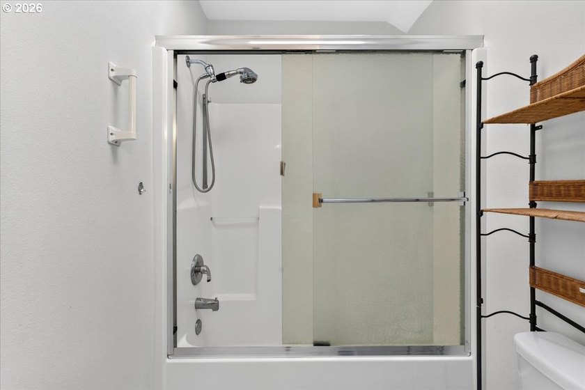 Escape to the peace and privacy of country living with this - photo 31