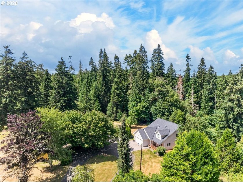 Escape to the peace and privacy of country living with this - photo 37