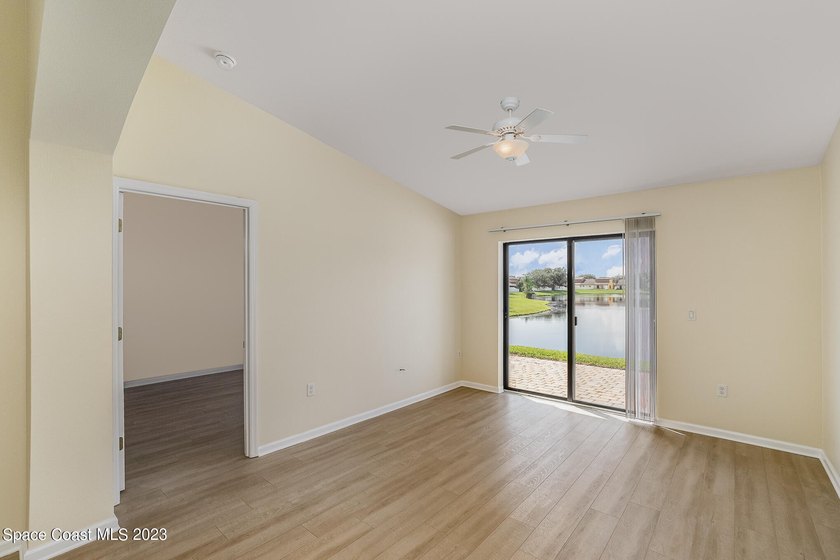 Enjoy a carefree lifestyle in this charming 2-bedroom, 2-bath - photo 5