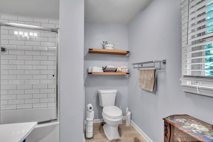 Beautifully renovated tri-level home offering space, comfort - photo 35
