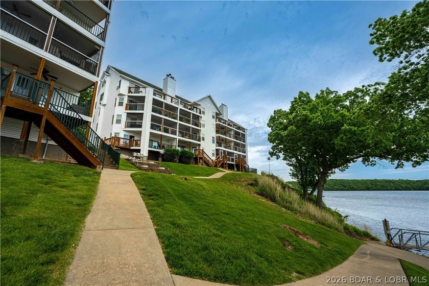 Experience the ultimate lake lifestyle in this stunning 3-br - photo 49