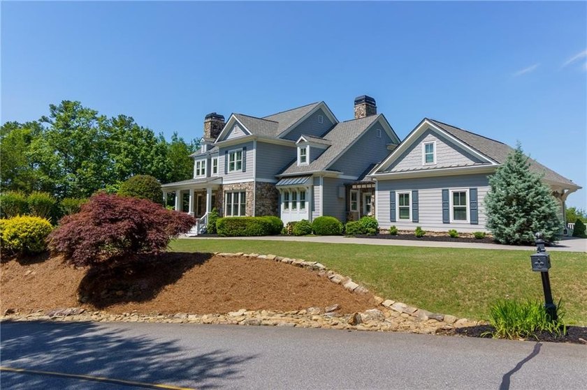 Welcome to an extraordinary private estate at 23 Waterside Drive - photo 2