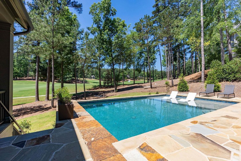 PRIVACY. CRAFTSMANSHIP. LIFESTYLE. NEW CUSTOM HOME PERFECTLY - photo 4