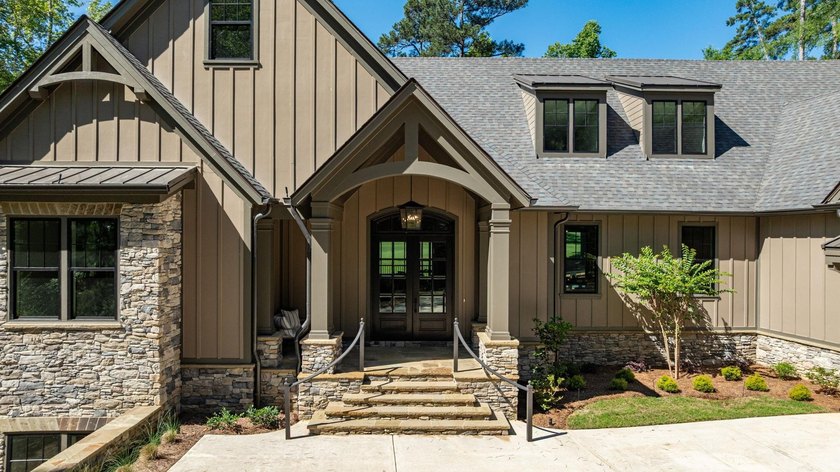 PRIVACY. CRAFTSMANSHIP. LIFESTYLE. NEW CUSTOM HOME PERFECTLY - photo 7