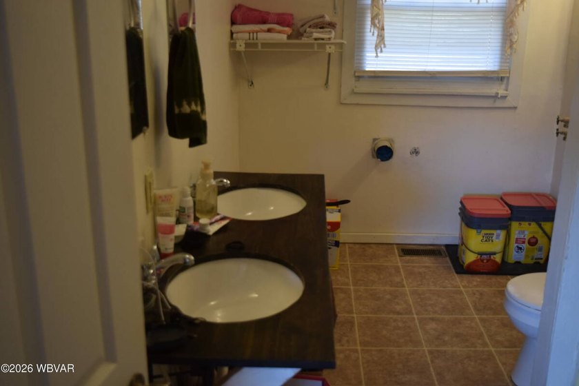 Very affordable housing! This ranch home located in Lock haven - photo 10