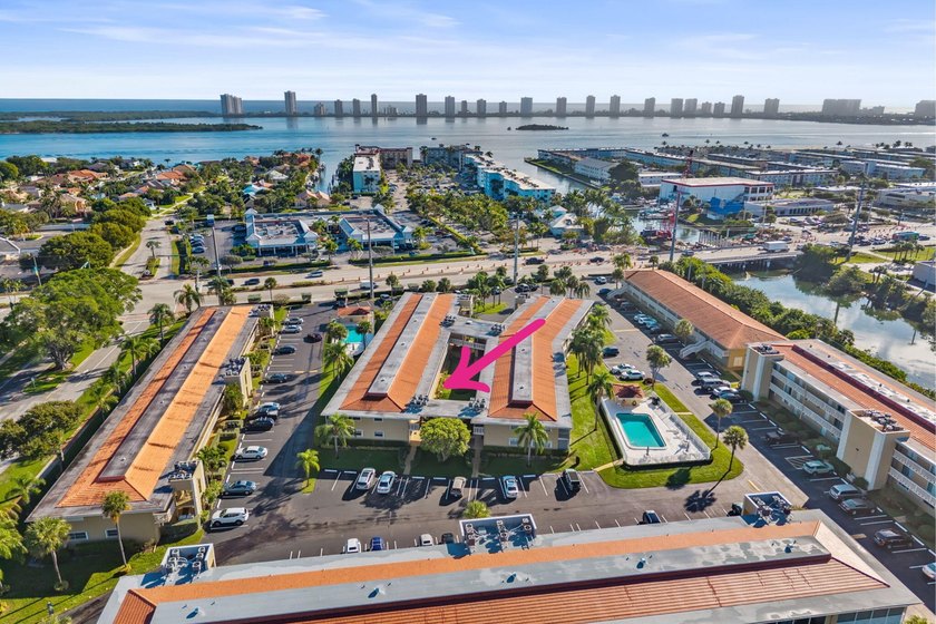 PRICED TO SELLe find your North Palm oasis. Nestled right in the - photo 17