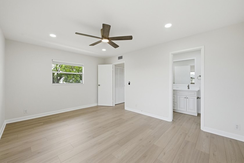 OWNER FINANCING WITH 6% DOWN Welcome to this impeccably updated - photo 22