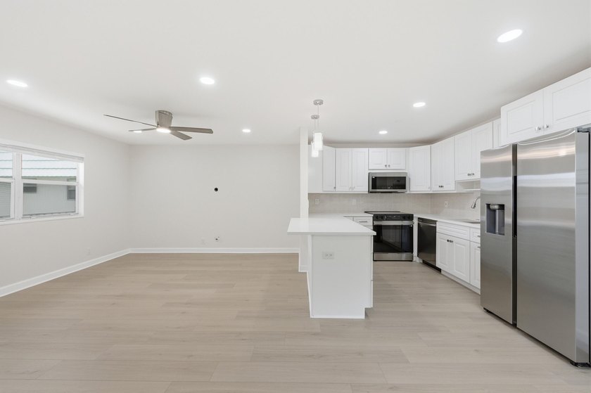 OWNER FINANCING WITH 6% DOWN Welcome to this impeccably updated - photo 32