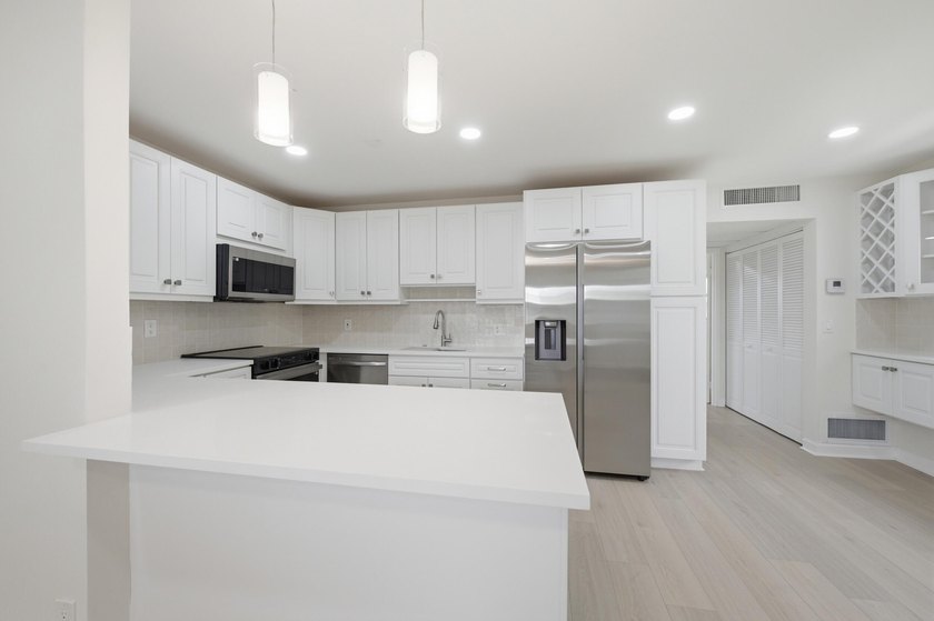 OWNER FINANCING WITH 6% DOWN Welcome to this impeccably updated - photo 34