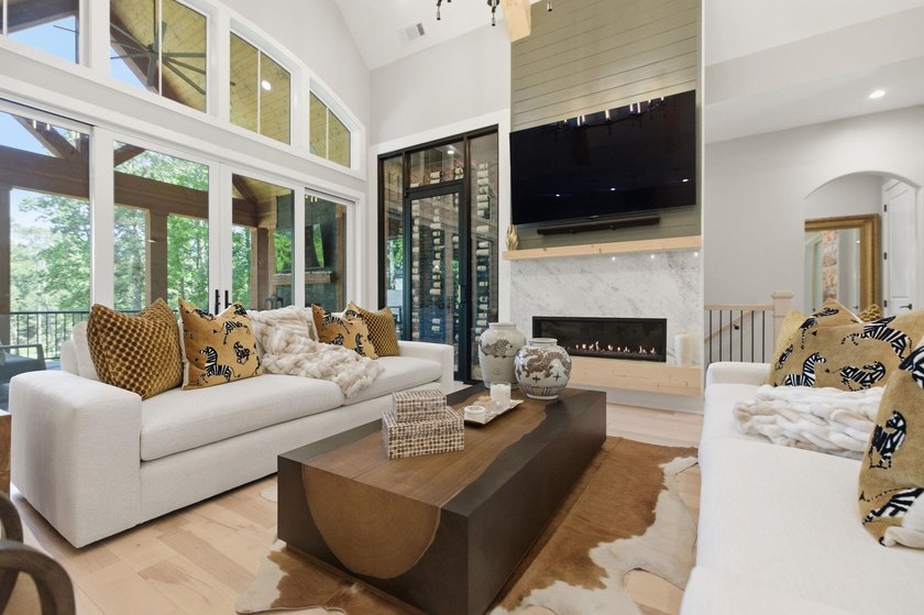Positioned at the heart of Reynolds Lake Oconee on a prominent 1 - photo 7