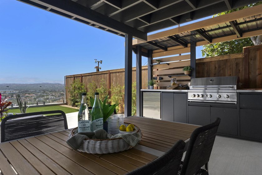 Commandingly perched in coveted Bay Park, this extraordinary - photo 39