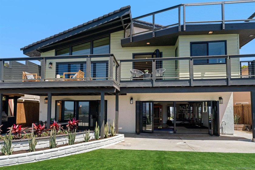 Commandingly perched in coveted Bay Park, this extraordinary - photo 47