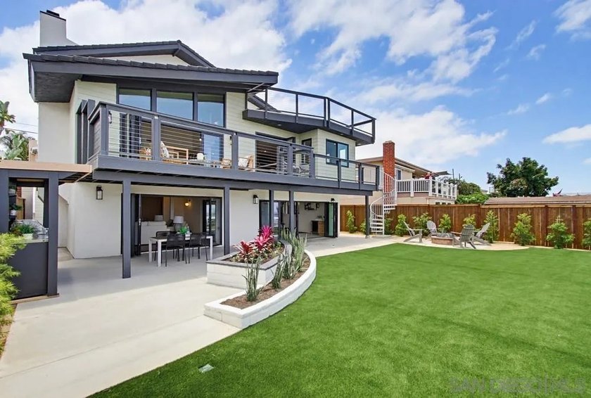 Commandingly perched in coveted Bay Park, this extraordinary - photo 49