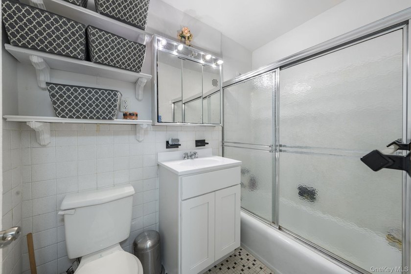 Welcome to this inviting residence at 85-15 Main Street, ideally - photo 7
