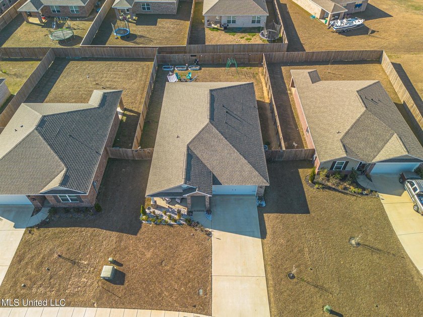 New price! Unlike new builds, this home is truly move-in ready - photo 20