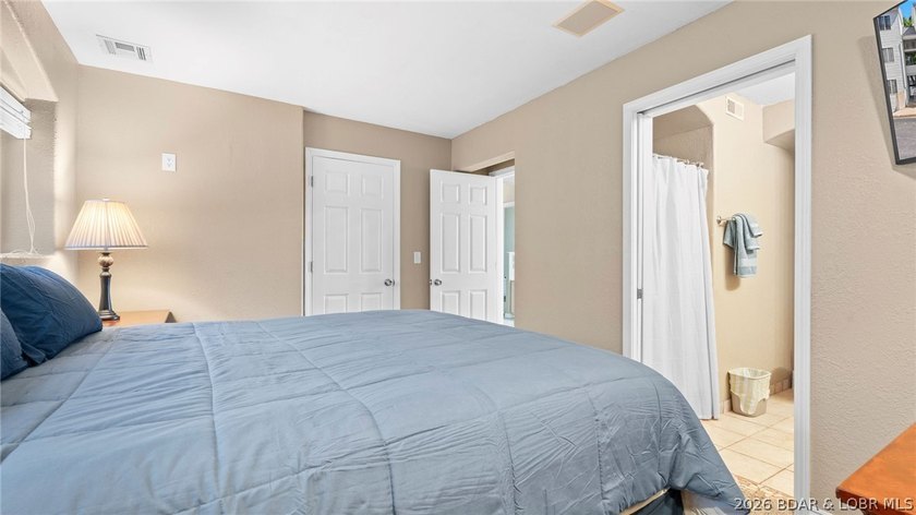 Welcome to your perfect lake escape at Compass Pointe in the - photo 31