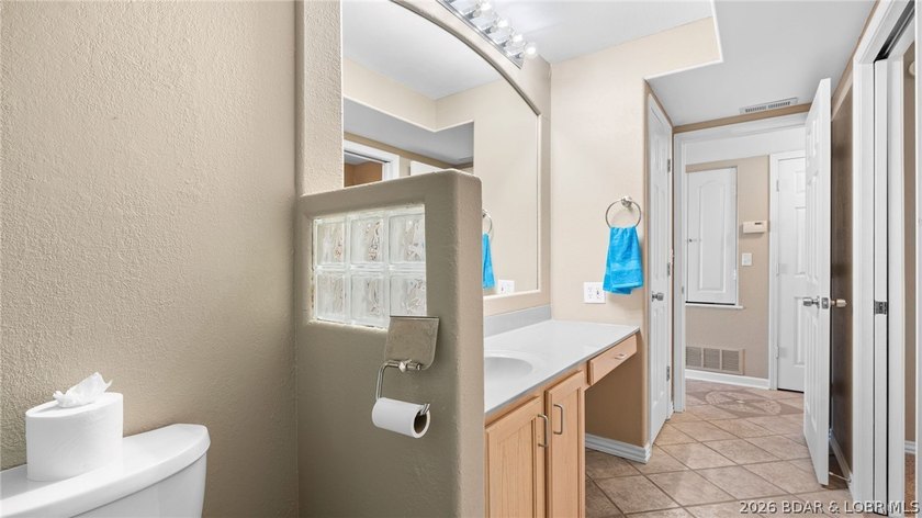 Welcome to your perfect lake escape at Compass Pointe in the - photo 35