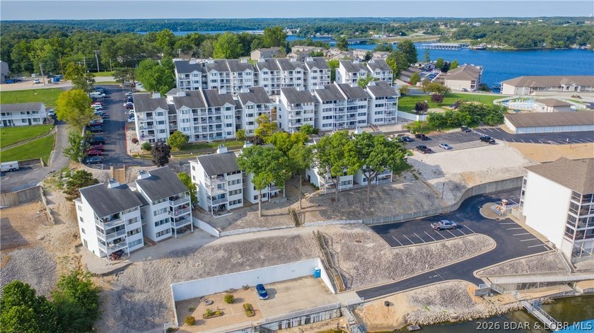 Welcome to your perfect lake escape at Compass Pointe in the - photo 53