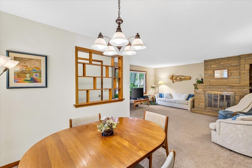 Northeast side ranch in move-in condition! Hard wood floors in - photo 19