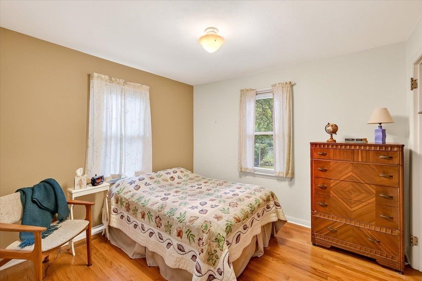 Northeast side ranch in move-in condition! Hard wood floors in - photo 24