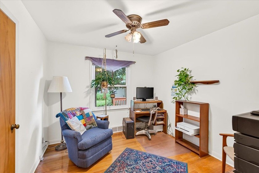 Northeast side ranch in move-in condition! Hard wood floors in - photo 27