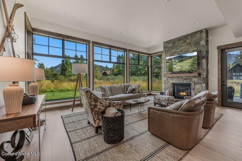 Nestled within The Idaho Club, The Oxbow offers an exclusive - photo 19