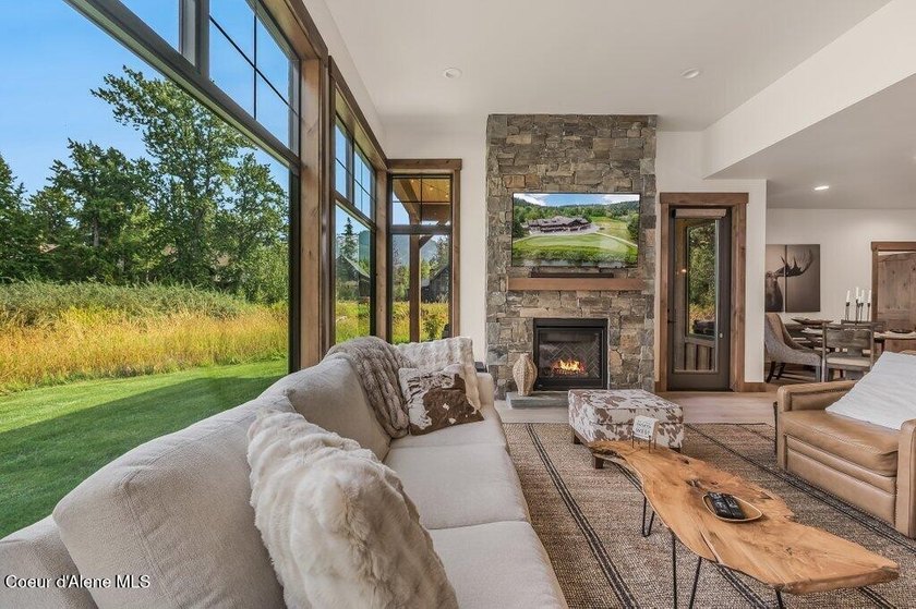Nestled within The Idaho Club, The Oxbow offers an exclusive - photo 21